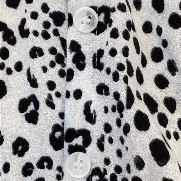 💛CODE X MODE open-back cheetah top w/tie in back - Picture 4 of 7